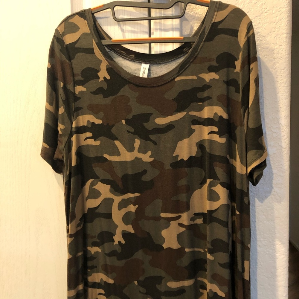 NWOT Camo Top